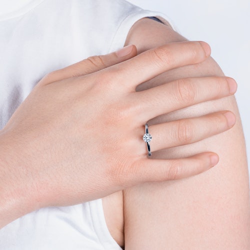 Pierścionek zaręczynowy SAVICKI: białe złoto, diament